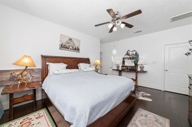 335 Voss Road, Houston, TX 77024