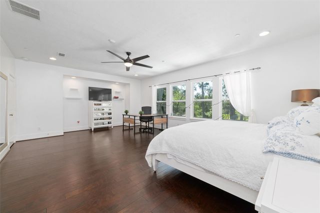 335 Voss Road, Houston, TX 77024