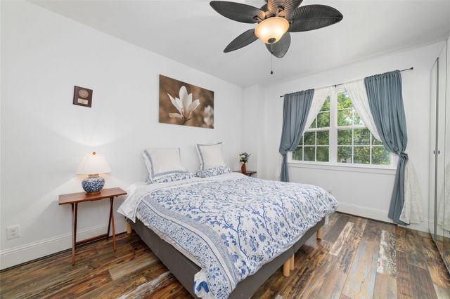 335 Voss Road, Houston, TX 77024