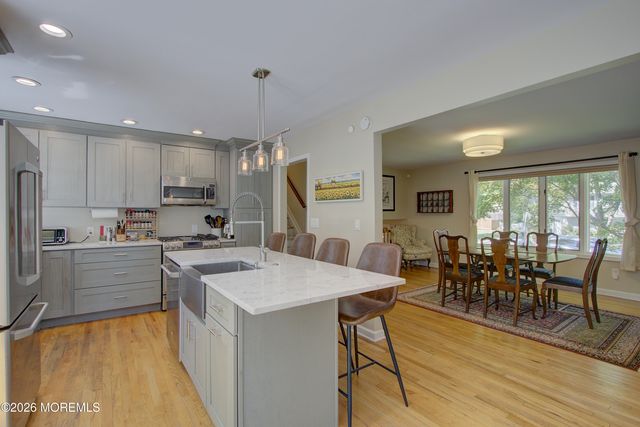 113 Apple Blossom Lane, Middletown, NJ 07748
