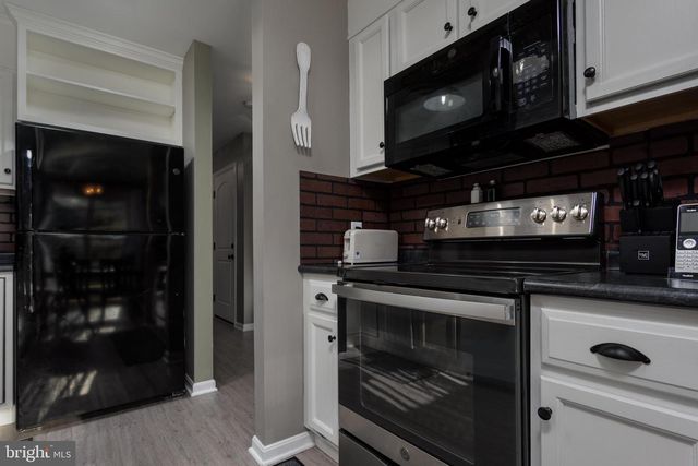 169 HIDDENWOOD DR, Harrisburg, PA 17110