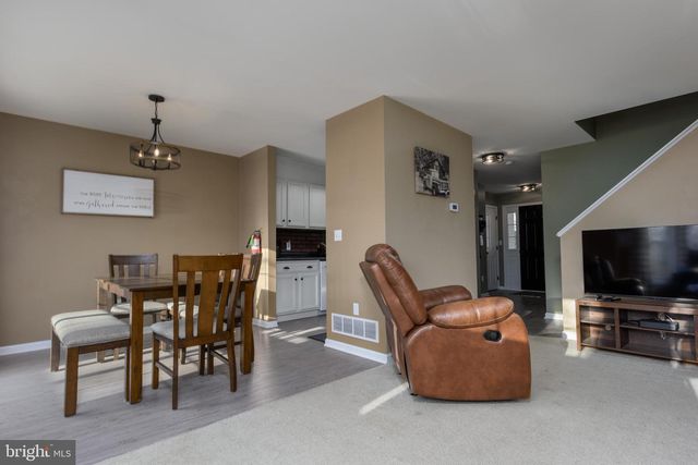 169 HIDDENWOOD DR, Harrisburg, PA 17110