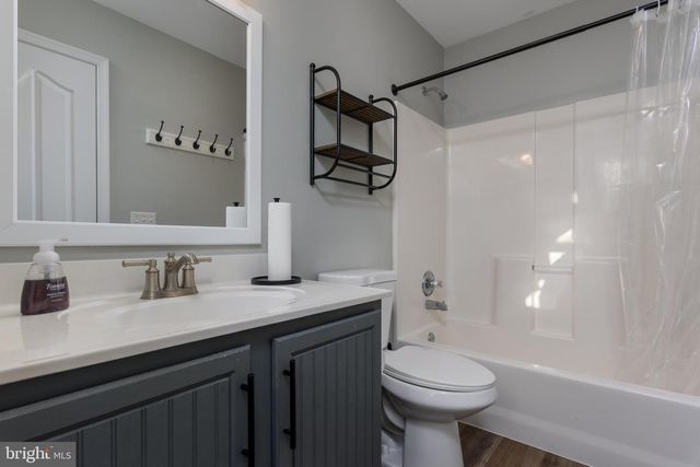 169 HIDDENWOOD DR, Harrisburg, PA 17110