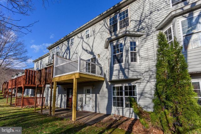 169 HIDDENWOOD DR, Harrisburg, PA 17110