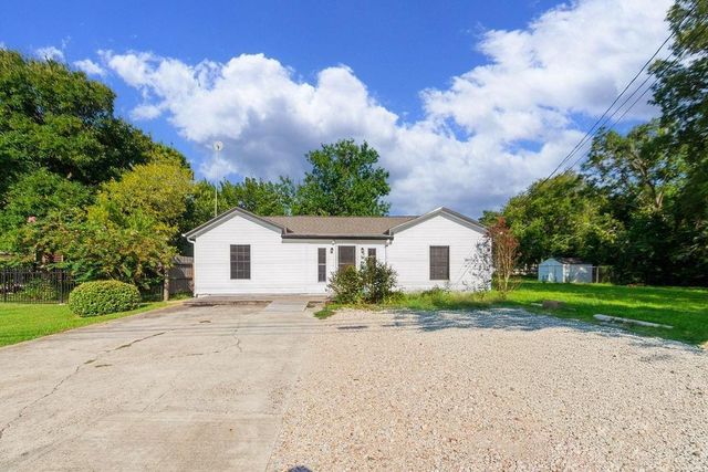 2523 S Broadway Street, La Porte, TX 77571