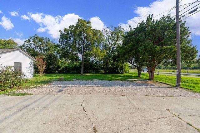 2523 S Broadway Street, La Porte, TX 77571