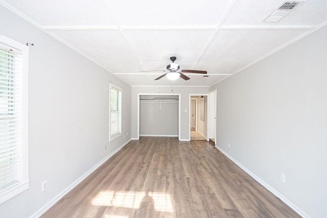 2523 S Broadway Street, La Porte, TX 77571