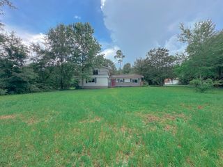 381 Fountain Lake Drive, Eutawville, SC 29048