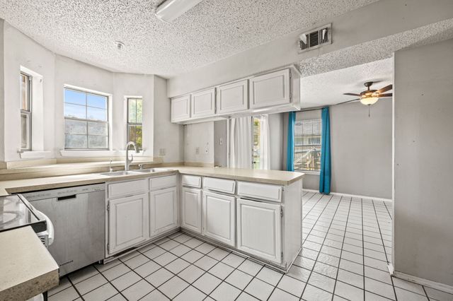 4377 Hemingway Drive, Grand Prairie, TX 75052