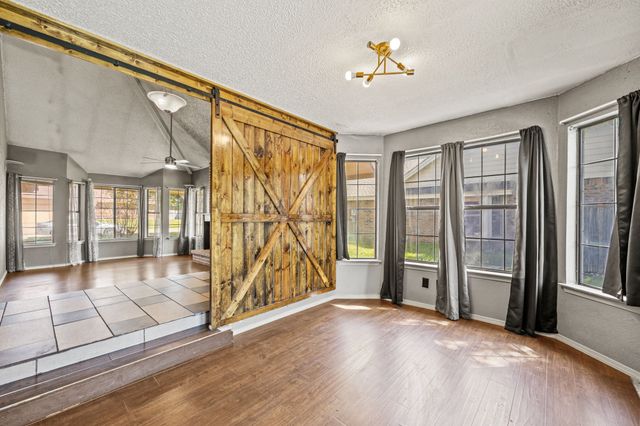 4377 Hemingway Drive, Grand Prairie, TX 75052