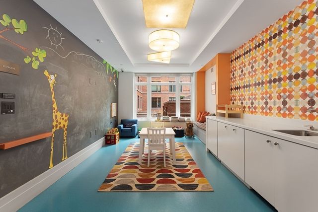 100 Lovejoy Wharf 7N, Boston, MA 02114