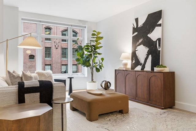100 Lovejoy Wharf 7N, Boston, MA 02114