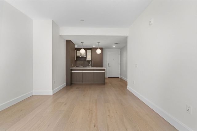 100 Lovejoy Wharf 7N, Boston, MA 02114