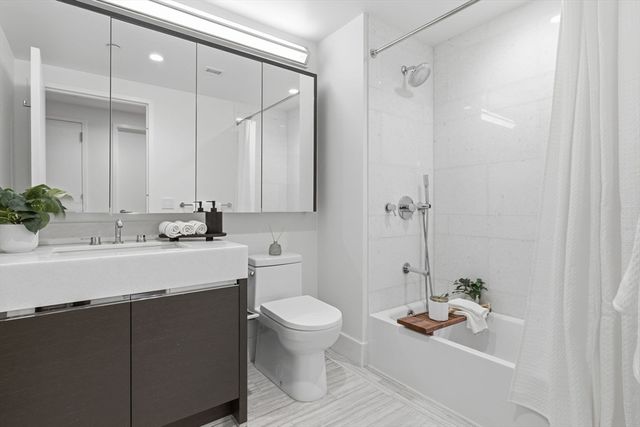 100 Lovejoy Wharf 7N, Boston, MA 02114