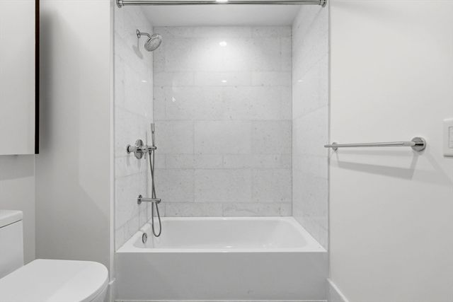 100 Lovejoy Wharf 7N, Boston, MA 02114