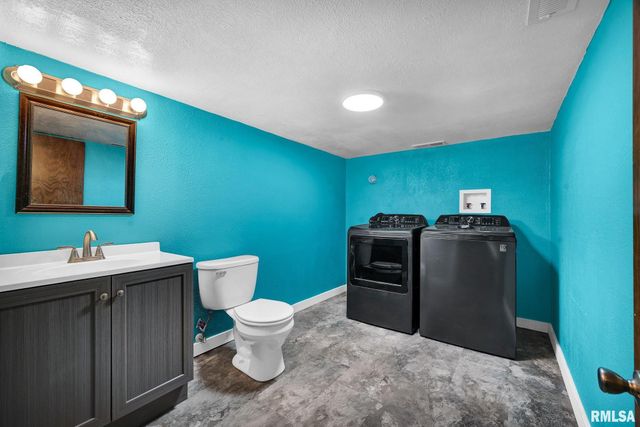 1802 SPRINGFIELD Road, East Peoria, IL 61611