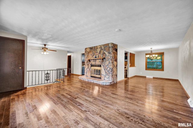1802 SPRINGFIELD Road, East Peoria, IL 61611