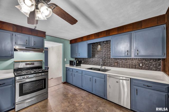 1802 SPRINGFIELD Road, East Peoria, IL 61611