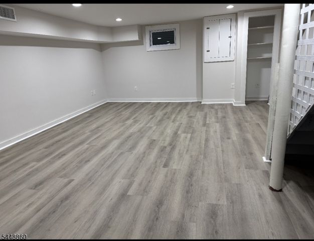 66 New England 13, Summit City, NJ 07901