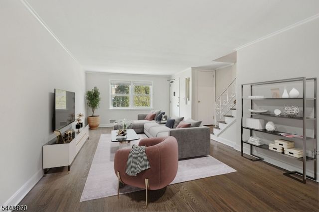 66 New England 13, Summit City, NJ 07901