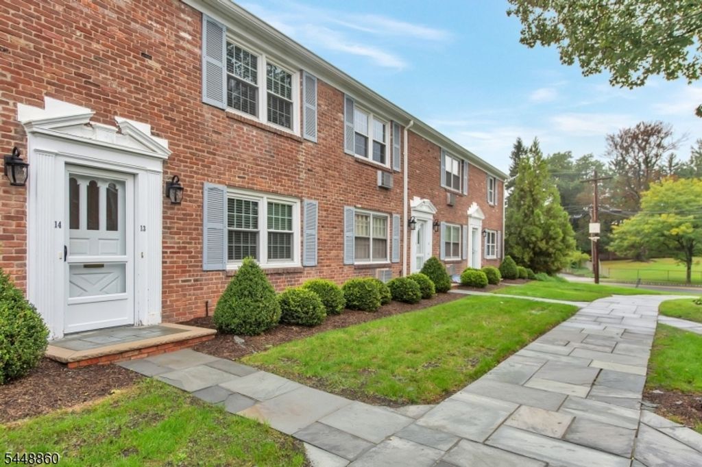 66 New England 13, Summit City, NJ 07901