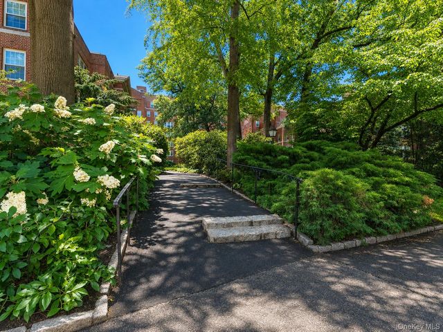1344 Midland Avenue 3E, Bronxville, NY 10708