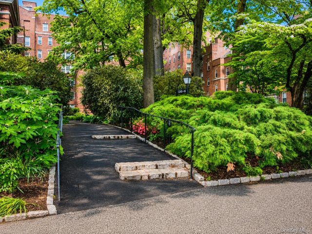 1344 Midland Avenue 3E, Bronxville, NY 10708