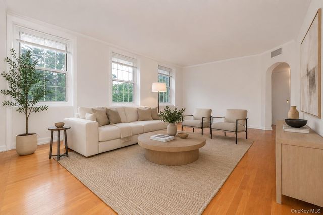 1344 Midland Avenue 3E, Bronxville, NY 10708