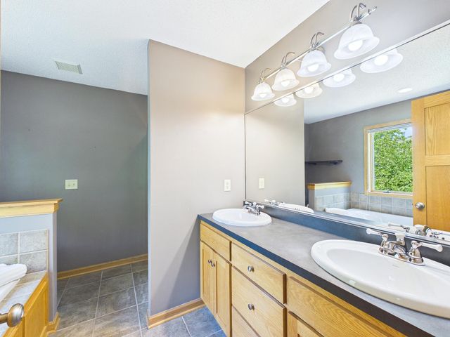 6324 Langer Lane, Hugo, MN 55038