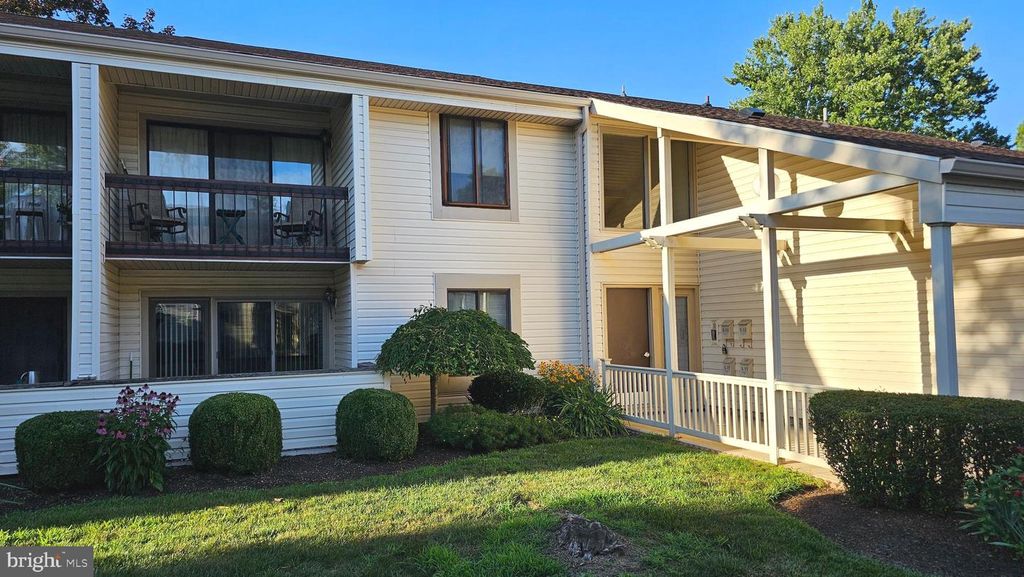 X-10 AVON DR, East Windsor, NJ 08520