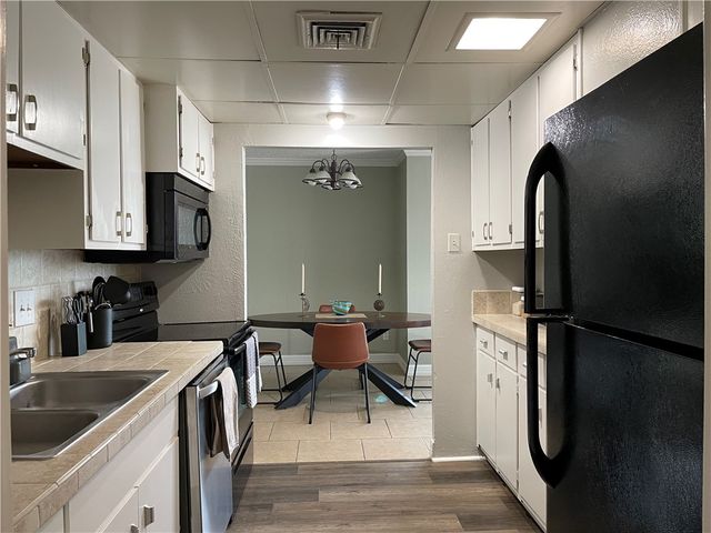 715 S Upper Broadway St 202, Corpus Christi, TX 78401