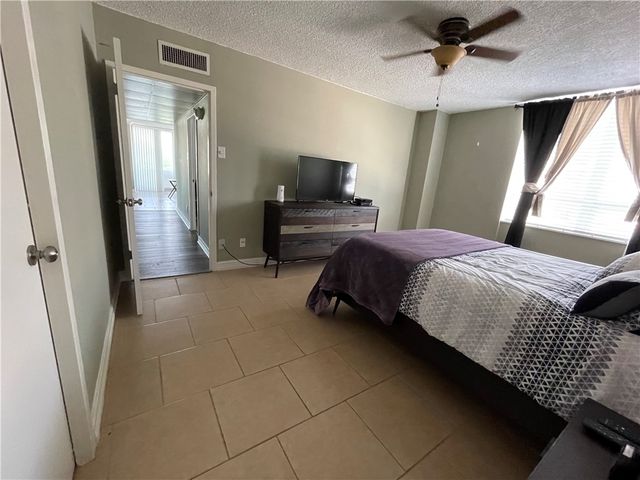 715 S Upper Broadway St 202, Corpus Christi, TX 78401
