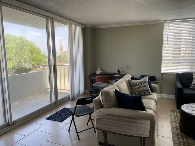 715 S Upper Broadway St 202, Corpus Christi, TX 78401