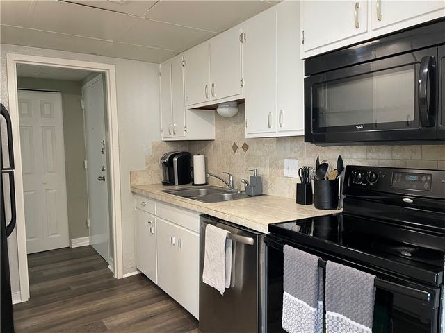 715 S Upper Broadway St 202, Corpus Christi, TX 78401