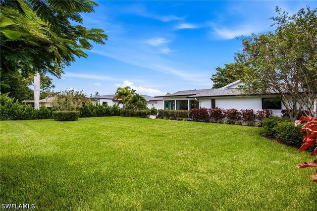 664 Pompano DR, Naples, FL 34110