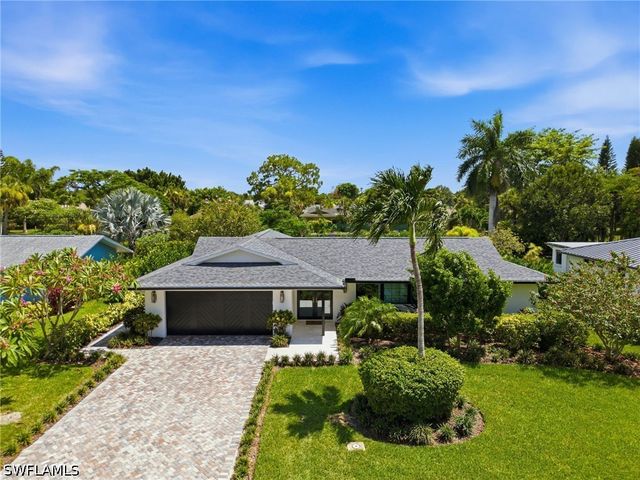 664 Pompano DR, Naples, FL 34110