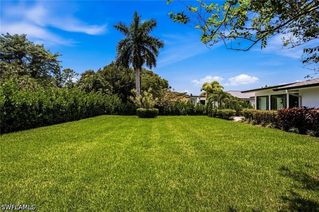 664 Pompano DR, Naples, FL 34110