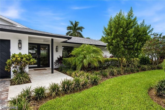 664 Pompano DR, Naples, FL 34110