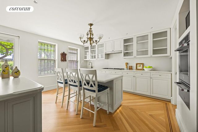 662 10TH Street, New York City, NY 11215