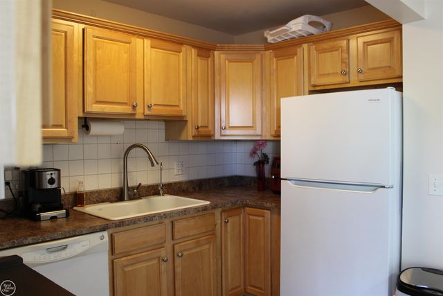 45731 Kensington Street, Utica, MI 48317