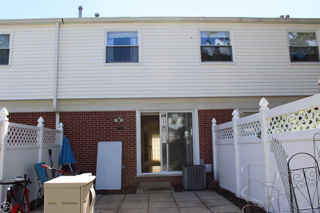 45731 Kensington Street, Utica, MI 48317