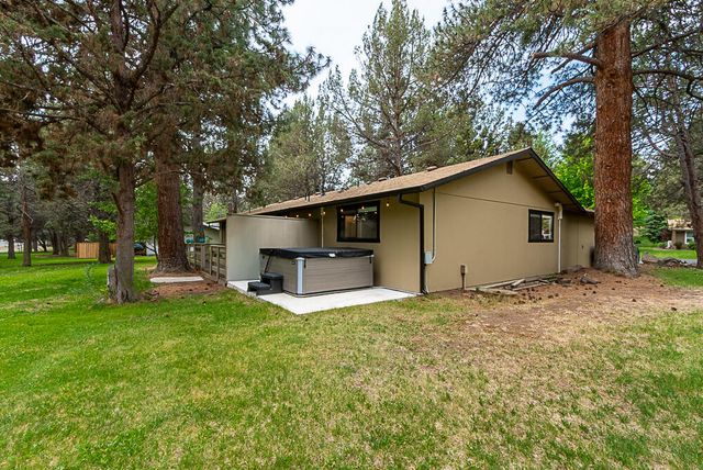 61346 Robin Hood Lane, Bend, OR 97702