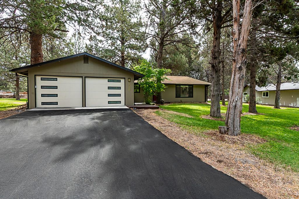 61346 Robin Hood Lane, Bend, OR 97702