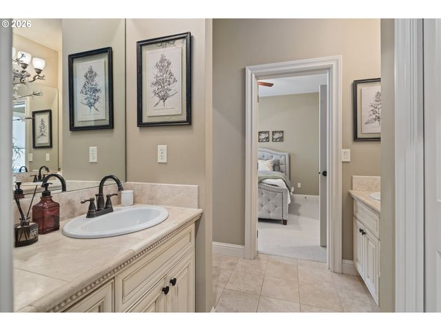 1348 Nw EAGLE St, Camas, WA 98607