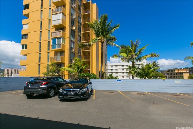 3045 Ala Napuaa Place 302, Honolulu, HI 96818