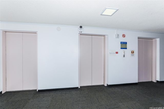 3045 Ala Napuaa Place 302, Honolulu, HI 96818