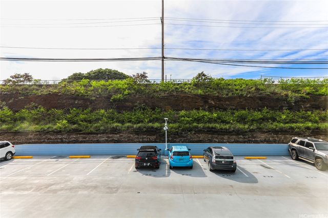 3045 Ala Napuaa Place 302, Honolulu, HI 96818