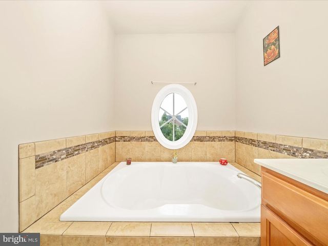 22619 SWEETSPIRE DR, Clarksburg, MD 20871