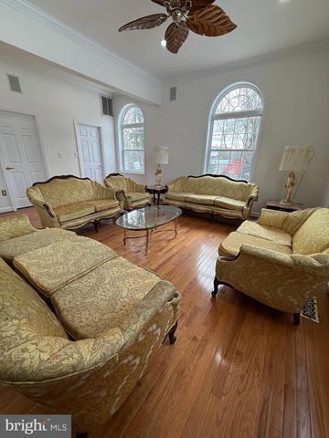 3003 PRESTON AVE, Alexandria, VA 22306