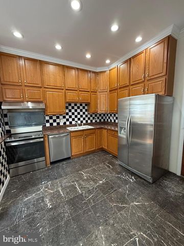 3003 PRESTON AVE, Alexandria, VA 22306